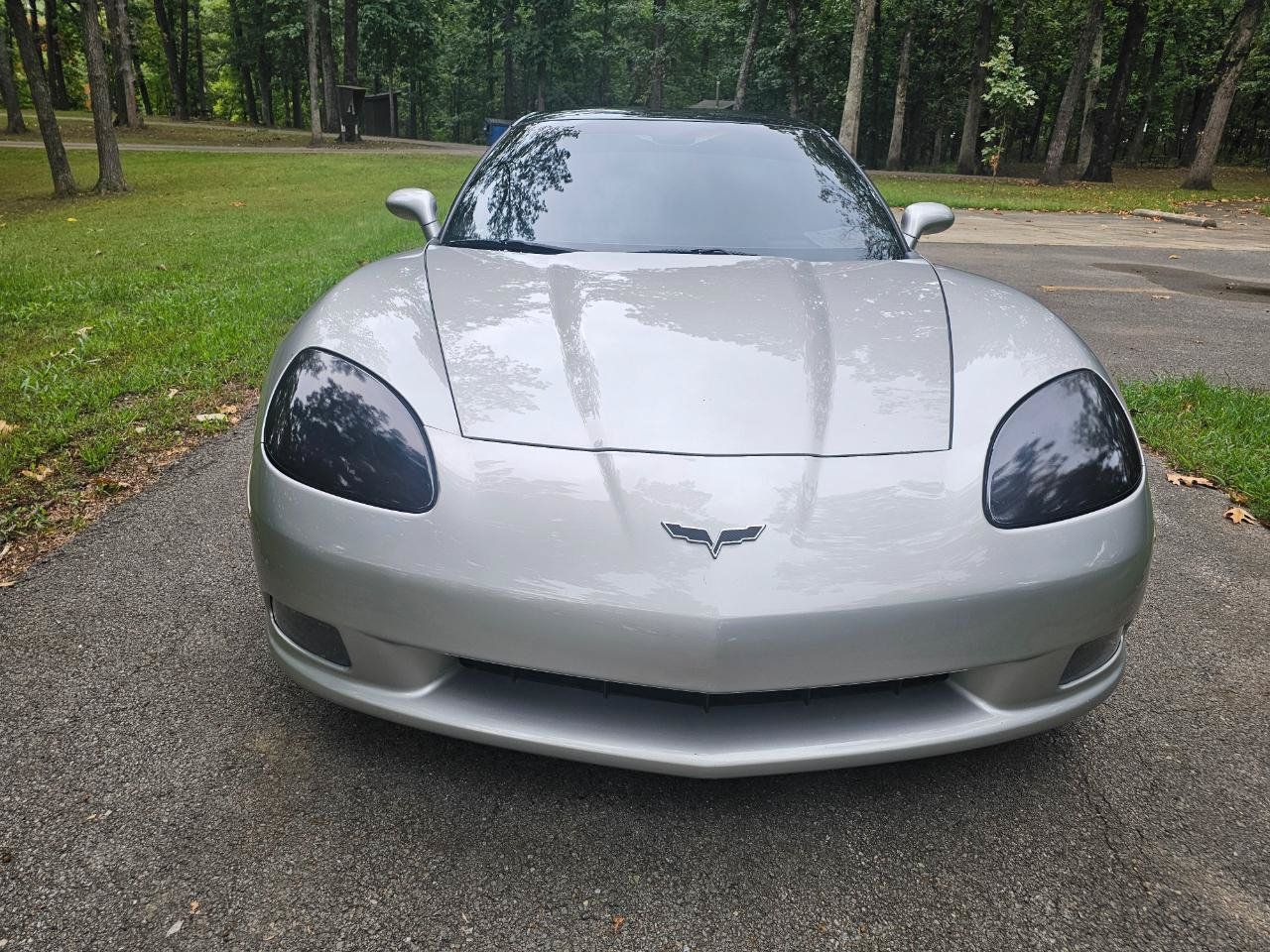 Used 2005 Chevrolet Corvette Coupe w/ Preferred Equipment Group RWD image 12
