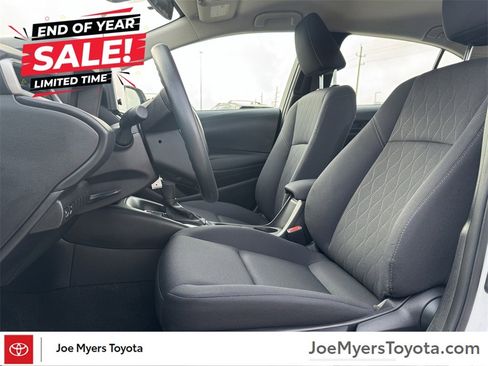 Used 2025 Toyota Corolla LE image 24