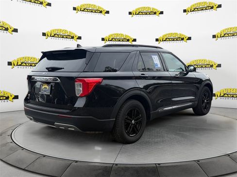 Used 2023 Ford Explorer XLT w/ Equipment Group 202A image 5