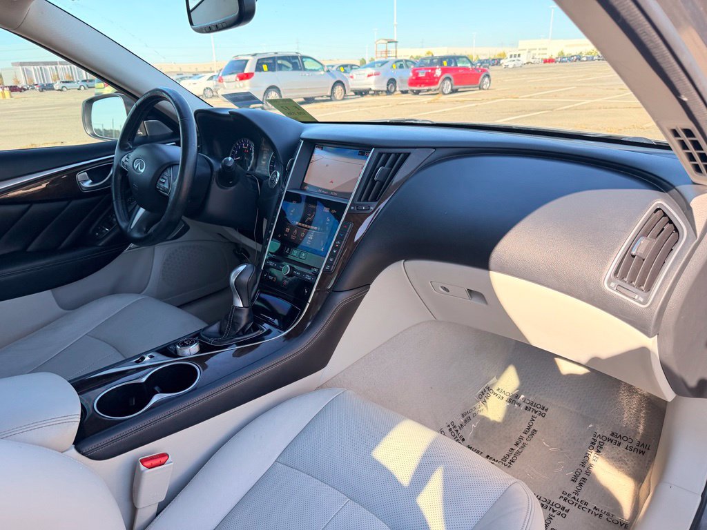 Used 2017 INFINITI Q50 3.0t Premium w/ Driver Assistance Package AWD/4WD image 10
