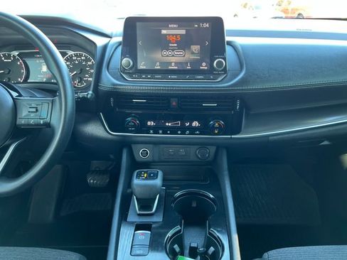 Used 2021 Nissan Rogue SV image 19