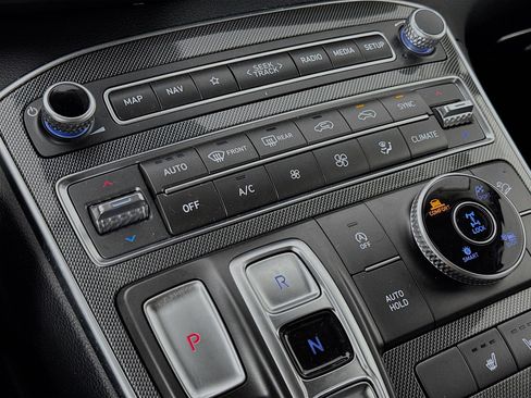 Used 2023 Hyundai Santa Fe SEL image 16