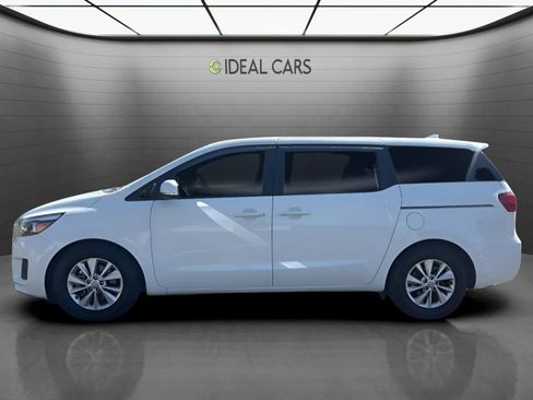Used 2017 Kia Sedona LX FWD image 8