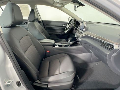 Used 2024 Nissan Altima 2.5 SV image 29