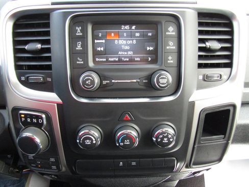 Used 2016 RAM 1500 Classic SLT AWD/4WD image 12
