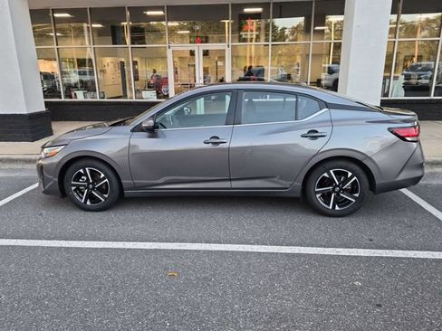 Used 2024 Nissan Sentra SV FWD image 6