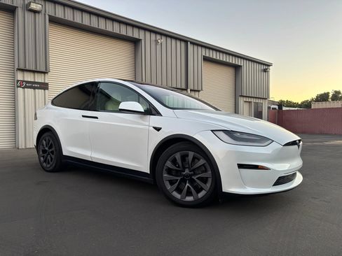 Used 2023 Tesla Model X AWD/4WD image 2