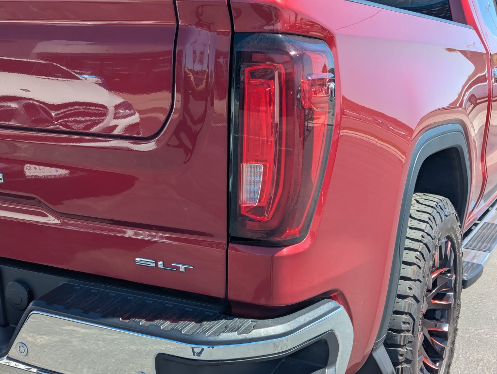 Used 2022 GMC Sierra 1500 SLT w/ SLT Premium Plus Package AWD/4WD image 5