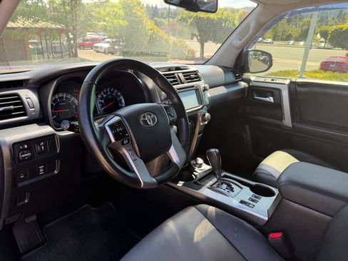 Used 2016 Toyota 4Runner SR5 Premium AWD/4WD image 15
