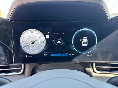 Used 2024 Hyundai Elantra SEL FWD image 23