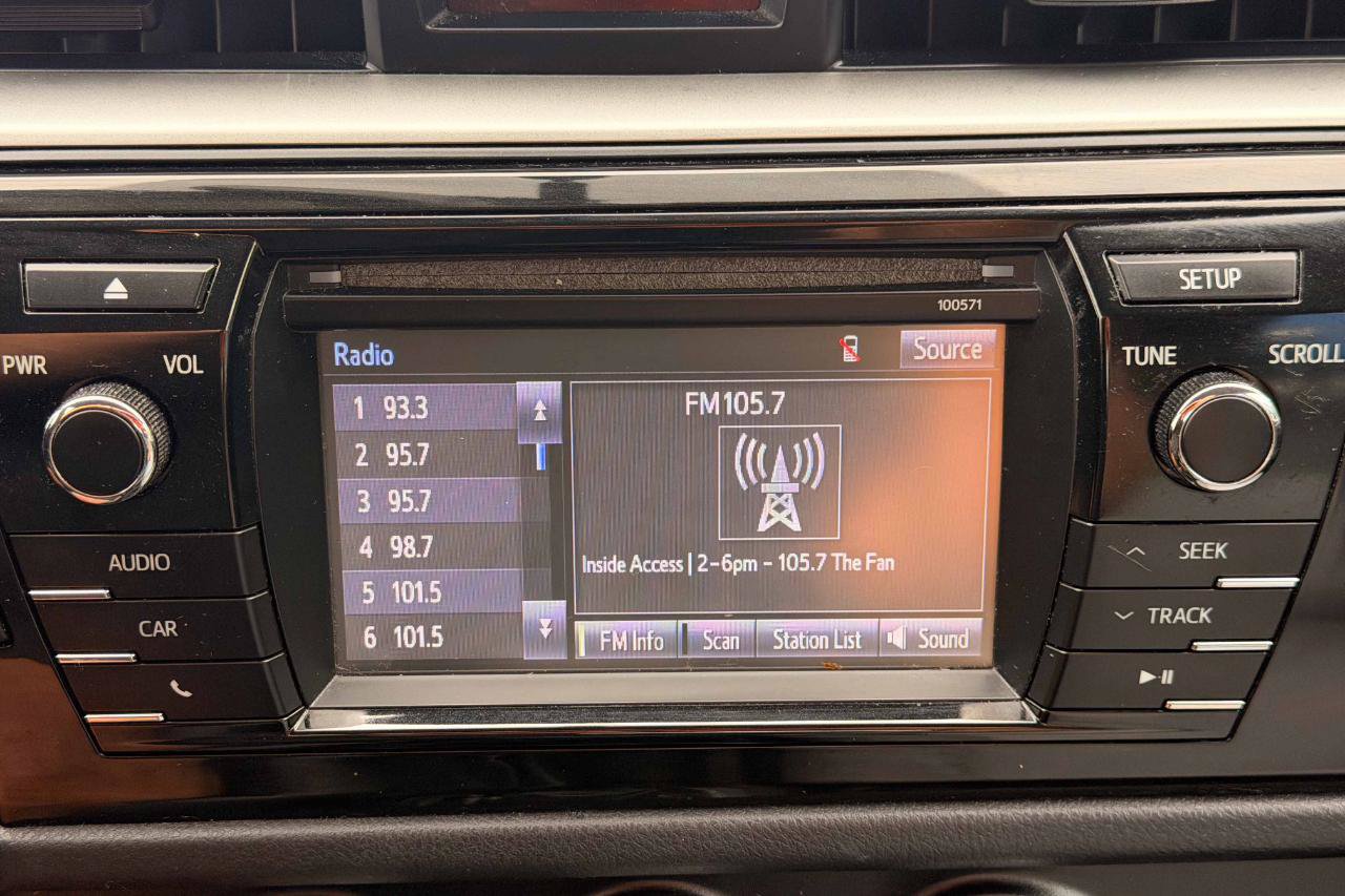 Used 2016 Toyota Corolla L FWD image 19