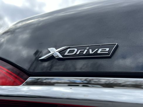 Used 2017 BMW 740i xDrive 740i xDrive image 28