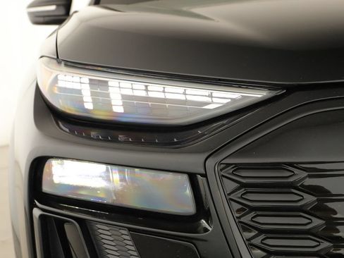 Certified 2025 Audi SQ6 e-tron Premium Plus w/ Premium Plus AWD/4WD image 34