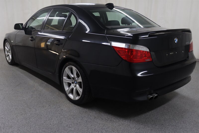 Used 2006 BMW 550i Sedan RWD image 4