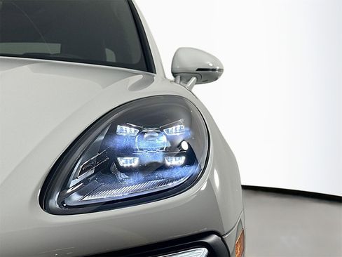 Used 2024 Porsche Macan S image 15
