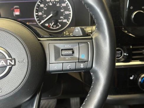 Used 2023 Nissan Pathfinder SL AWD/4WD image 23