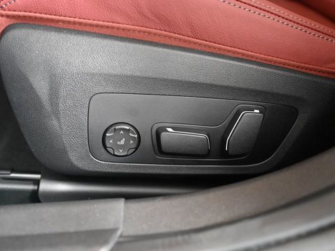 New 2026 BMW 330i Sedan w/ M Sport Package image 26