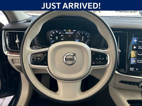 Used 2021 Volvo S60 T5 Momentum w/ Premium Package FWD image 16