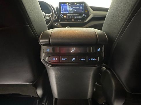 Used 2022 Toyota Highlander Platinum image 20