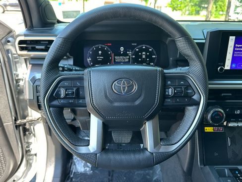 Used 2025 Toyota Tacoma TRD Off-Road w/ TRD Off Road Upgrade Package AWD/4WD image 21