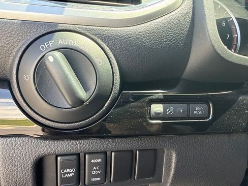 Used 2021 Nissan Titan SV w/ SV Convenience Package AWD/4WD image 24