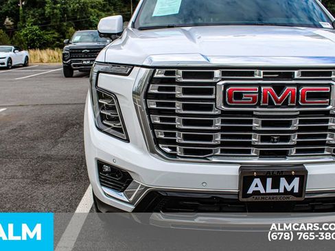 Used 2025 GMC Yukon XL Denali AWD/4WD image 12