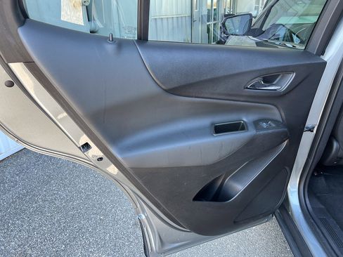 Used 2023 Chevrolet Equinox LT w/ Driver Convenience Package image 25