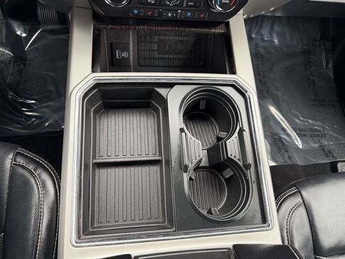 Used 2020 Ford F250 Lariat w/ Lariat Ultimate Package image 27