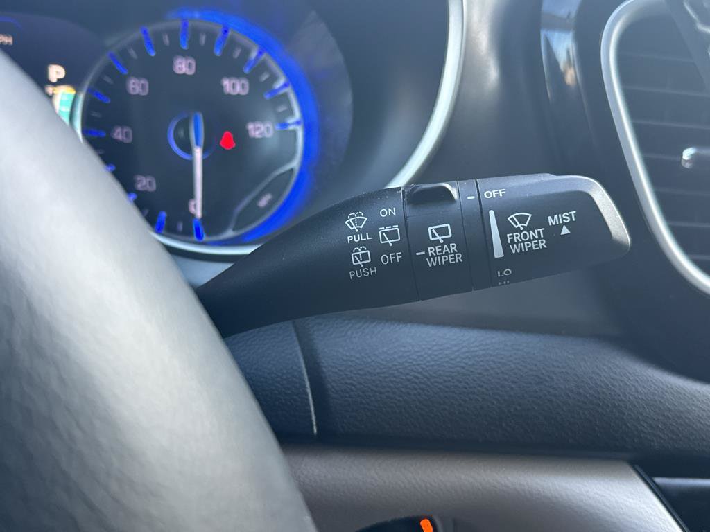 Used 2024 Chrysler Pacifica Touring-L FWD image 11