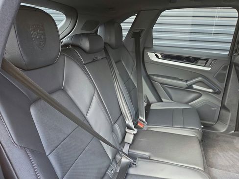New 2026 Porsche Cayenne S image 21
