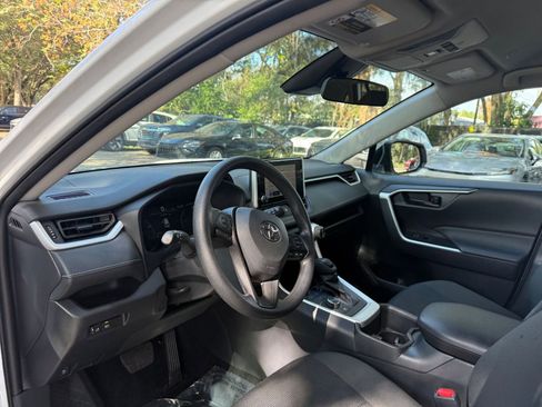 Used 2025 Toyota RAV4 LE image 28