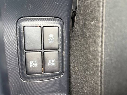 Used 2017 Toyota Prius C Two FWD image 36