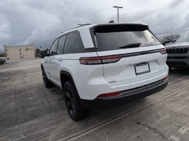 New 2027 Jeep Grand Cherokee Limited w/ Limited Altitude Package RWD image 6