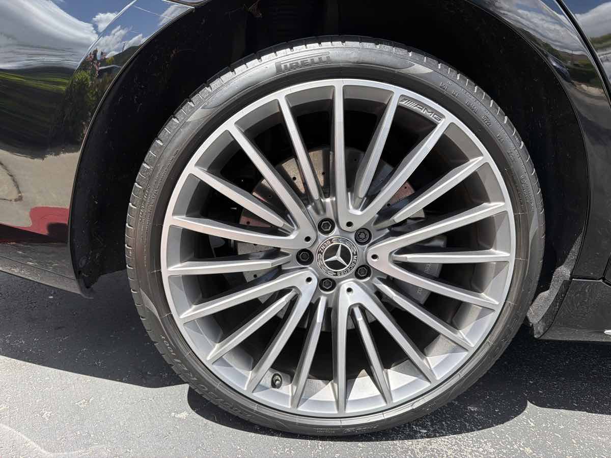 Used 2023 Mercedes-Benz S 500 4MATIC w/ AMG Line image 36