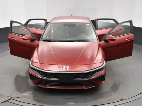 Used 2024 Hyundai Elantra SEL image 10
