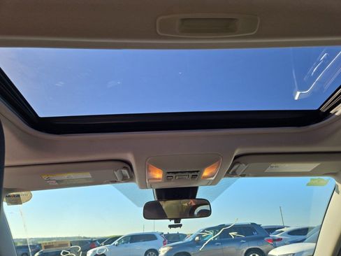 Used 2019 Toyota RAV4 XLE w/ Convenience Package FWD image 12