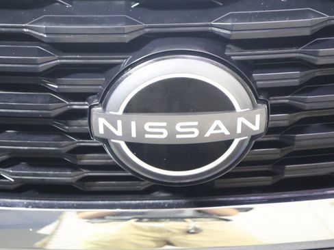 Used 2022 Nissan Rogue S AWD/4WD image 18