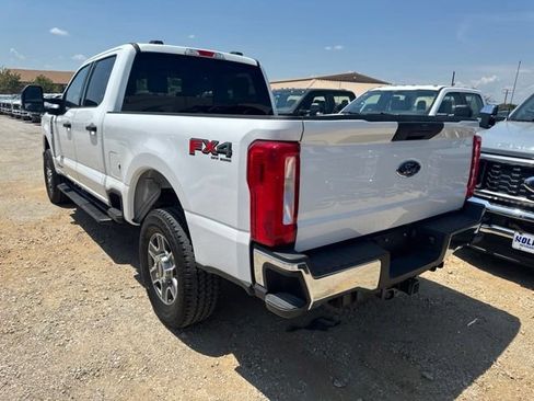 Used 2025 Ford F250 XLT w/ FX4 Off-Road Package AWD/4WD image 4