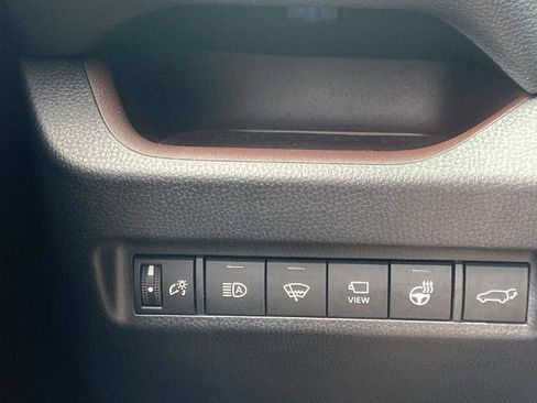 Used 2022 Toyota RAV4 Limited FWD image 13