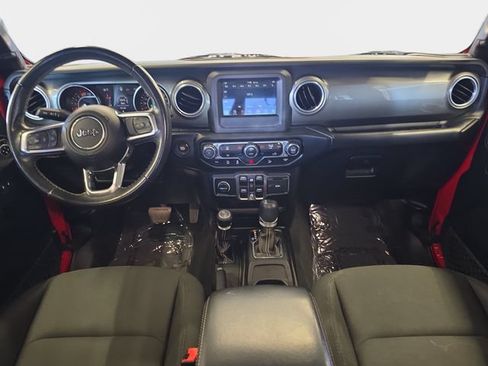 Used 2019 Jeep Wrangler Unlimited Sahara AWD/4WD image 10