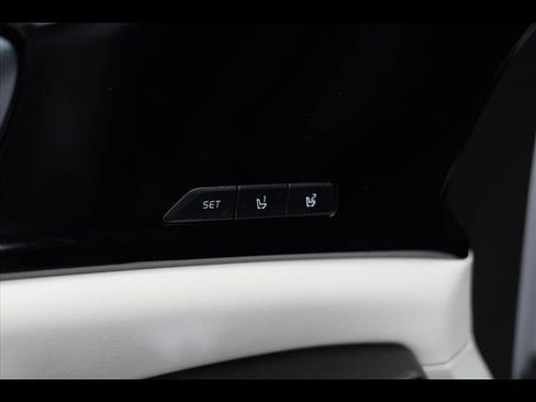 Used 2024 Kia Carnival SX image 8