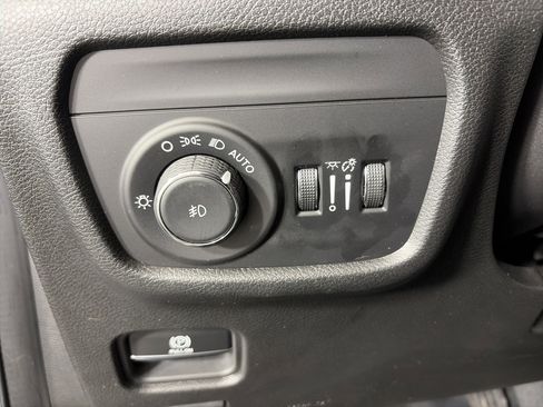 Used 2023 Jeep Grand Cherokee L Limited w/ Trailer Tow Group (B) image 35