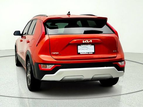 Used 2023 Kia Niro LX FWD image 6