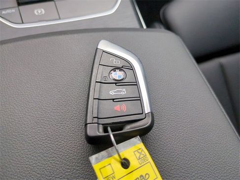 Used 2025 BMW 330i Sedan image 29