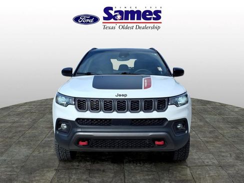 Used 2025 Jeep Compass Trailhawk AWD/4WD image 8