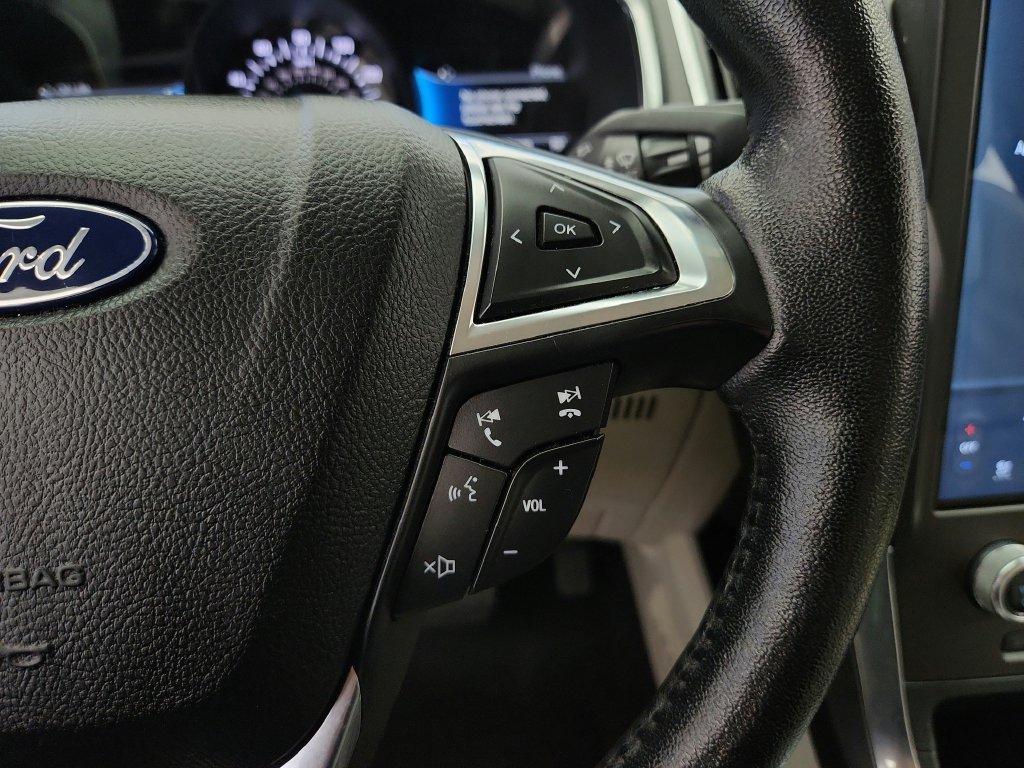 Used 2021 Ford Edge Titanium AWD/4WD image 23