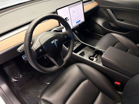 Used 2020 Tesla Model 3 Standard Range Plus RWD image 7