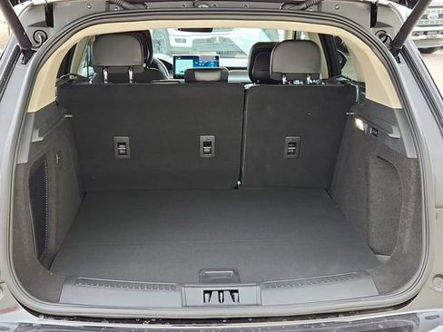 New 2025 Lincoln Corsair Reserve w/ Equipment Group 202A image 13