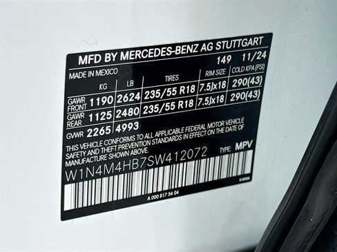 Used 2025 Mercedes-Benz GLB 250 4MATIC image 30