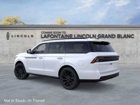 New 2026 Lincoln Navigator Reserve w/ Jet Appearance Package AWD/4WD image 4